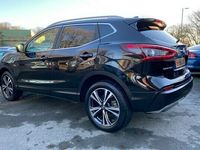 used Nissan Qashqai DIG-T N-CONNECTA - PANORAMIC ROOF, CRUISE CONTROL, 360° CAMERAS 1.2 5dr