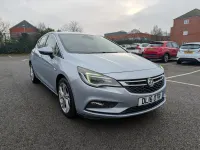 Usado Vauxhall Astra SRi 136 HP (100 kW) 2016 Prateado Citadino