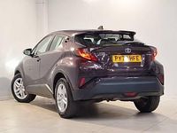 Usado Toyota C-HR 122 CV (89 kW) 2023 Púrpura SUV