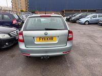 Usado Skoda Octavia Elegance 160 CV (117 kW) 2011 Verde Familiar