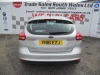 Used Ford Focus Zetec 125 HP (91 kW) 2016 Silver Hatchback
