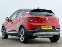 Begagnad Renault Captur Techno 160 HK (117 kW) 2023 Röd SUV