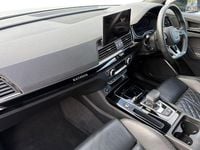 Used Audi Q5 Comfort 299 HP (219 kW) 2021 Glacier white SUV