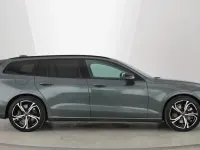 Used Volvo V60 Ultra 449 HP (330 kW) 2025 Green Estate