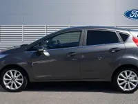 Begagnad Ford Fiesta Titanium 101 HK (74 kW) 2017 Grå Halvkombi