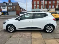 Used Renault Clio Dynamique 2017 White Hatchback