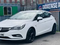 Begagnad Vauxhall Astra SRi 2016 Vit Halvkombi