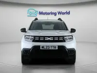 Używany Dacia Duster Essentiel 91 KM (66 kW) 2023 Biały SUV