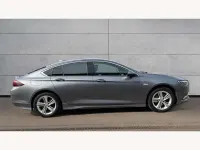 Używany Vauxhall Insignia SRi 136 KM (100 kW) 2017 Szary Hatchback