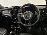 Begagnad Mini Cooper Exclusive 136 HK (100 kW) 2023 Svart Halvkombi