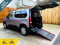 Begagnad Peugeot Rifter Access 131 HK (96 kW) 2020 Grå Minibuss