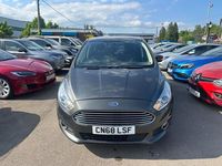 Używany Ford S-MAX S 2019 Szary Minivan