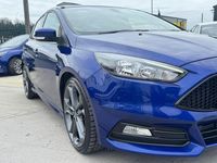 Used Ford Focus ST 250 HP (183 kW) 2017 Blue Hatchback