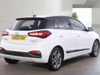 Used Hyundai i20 Premium 84 HP (61 kW) 2019 White Hatchback
