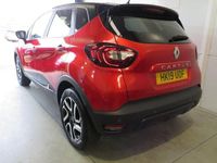 Second-hand Renault Captur Iconic 90 CP (66 kW) 2019 Roșu SUV