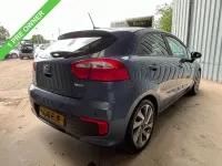 Used Kia Rio 89 HP (65 kW) 2016 Blue Hatchback