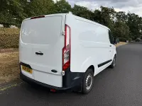 Used Ford Transit Custom 105 HP (77 kW) 2019 White Van