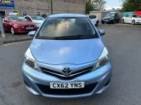 Used Toyota Yaris 99 HP (72 kW) 2012 Blue Hatchback
