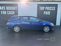 Used Toyota Auris 116 HP (85 kW) 2016 Blue Estate