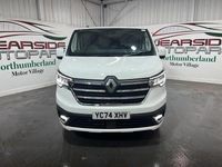 Usado Renault Trafic 150 HP (110 kW) 2024 Branco Monovolume