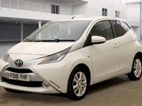 Used Toyota Aygo X-pure 68 HP (50 kW) 2016 White Hatchback