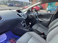 Begagnad Ford Fiesta Zetec 94 HK (69 kW) 2009 Röd Halvkombi