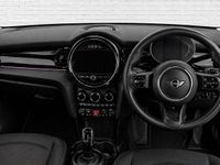 Begagnad Mini Cooper Classic 136 HK (100 kW) 2023 Silver Halvkombi