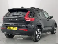 Begagnad Volvo XC40 Plus 2024 Svart SUV