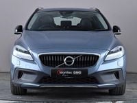 Used Volvo V40 Pro 152 HP (111 kW) 2017 Blue Hatchback