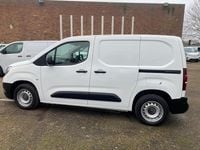 Used Vauxhall Combo Edition 100 HP (73 kW) 2021 White MPV