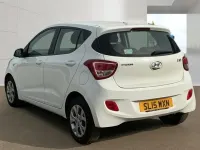 Used Hyundai i10 SE 67 HP (49 kW) 2015 White Hatchback
