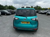 Used Toyota Sienta 116 HP (85 kW) 2026 Green MPV