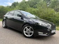 Begagnad Ford Focus Titanium 2015 Svart Halvkombi
