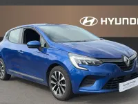 Used Renault Clio Iconic 90 HP (66 kW) 2022 Blue Hatchback