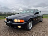 Begagnad BMW 528 2000 Blå Sedan