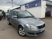 Usado Skoda Roomster SE 105 HP (77 kW) 2012 Cinzento Monovolume