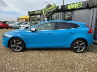 Usado Volvo V40 R-Design 190 HP (139 kW) 2016 Azul Citadino