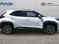 Used Toyota Yaris Cross Design 113 HP (83 kW) 2024 White SUV