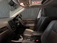 Used Mitsubishi Outlander P-HEV 200 HP (147 kW) 2017 Red SUV