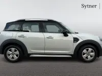 Usado Mini Cooper D Countryman Classic 148 CV (108 kW) 2021 Plateado SUV