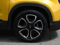 Used Jeep Avenger Summit 100 HP (73 kW) 2025 Yellow SUV