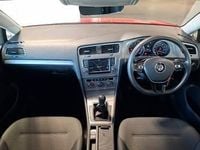 Begagnad VW Golf VII Edition 115 HK (84 kW) 2017 Röd Halvkombi