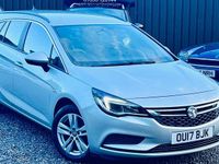 Usado Vauxhall Astra S 2017 Plateado Familiar