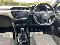 Second-hand Vauxhall Corsa Edition 75 CP (55 kW) 2022 Alb Hatchback