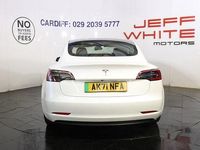 Usado Tesla Model 3 Standard Range Plus 366 kW (498 CV) 2021 Blanco Berlina