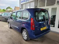 Second-hand Vauxhall Combo S 100 CP (73 kW) 2019 Albastru Monovolum
