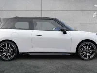 Used Mini Cooper Hatch 133 kW (181 HP) 2025 White Hatchback