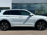 Używany VW Tiguan R-line 245 KM (180 kW) 2023 Biały SUV