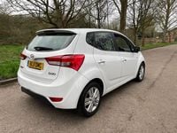 Used Hyundai ix20 Active 123 HP (90 kW) 2011 White Hatchback