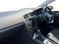 Used VW Golf VII SE 125 HP (91 kW) 2018 White Hatchback